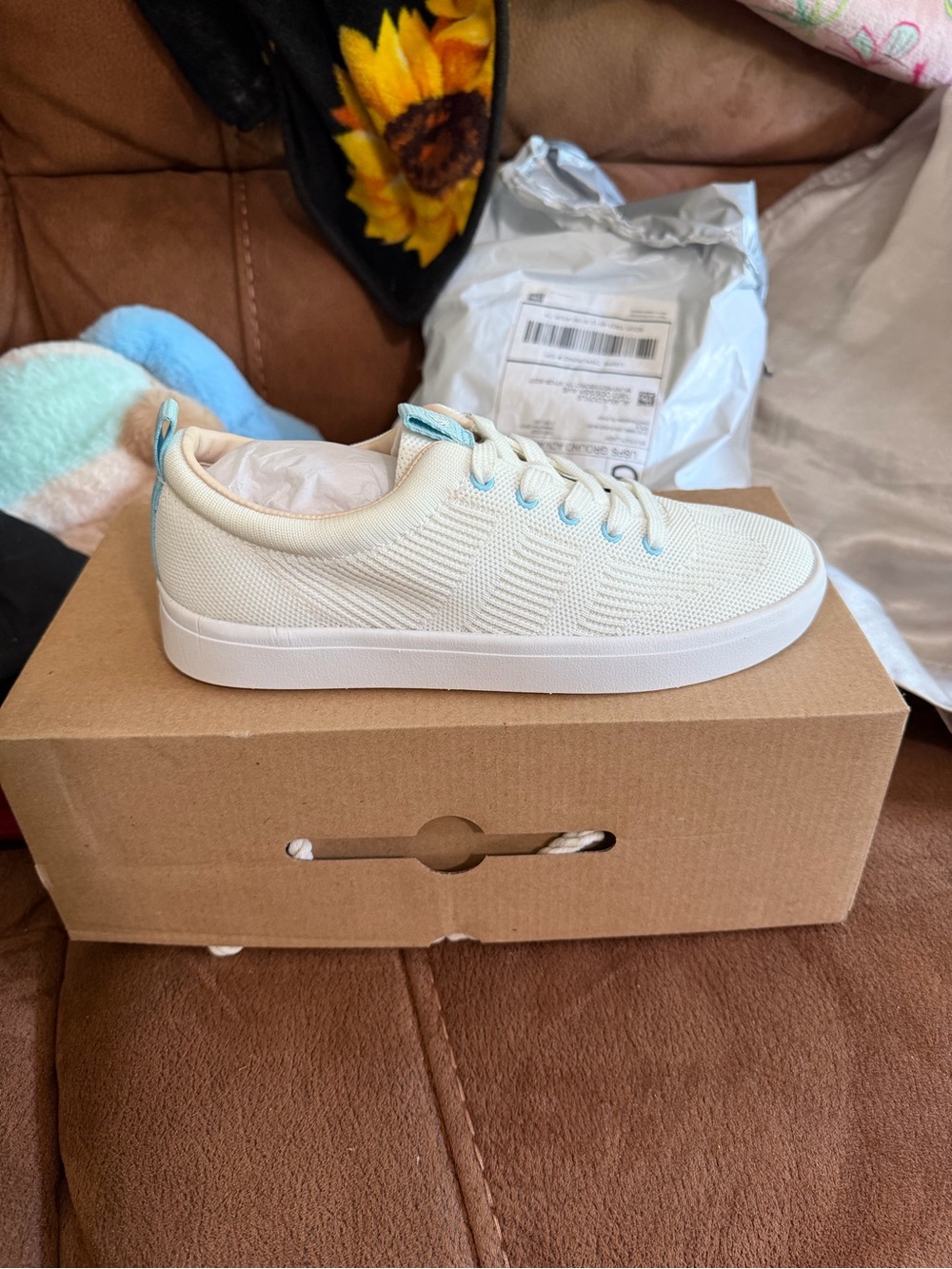 Nurture granby white sneakers size 6 womens new in box